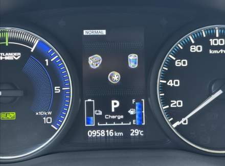 Mitsubishi - Outlander