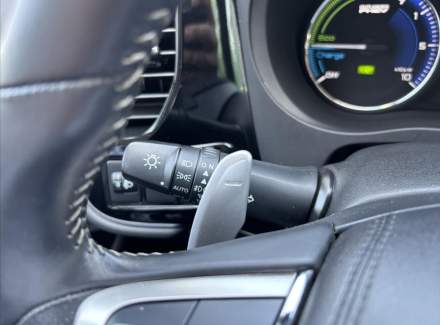 Mitsubishi - Outlander