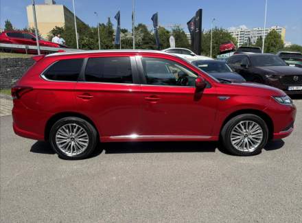 Mitsubishi - Outlander