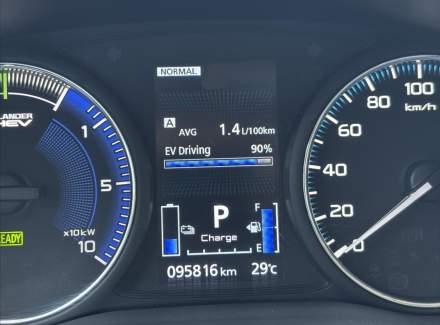 Mitsubishi - Outlander