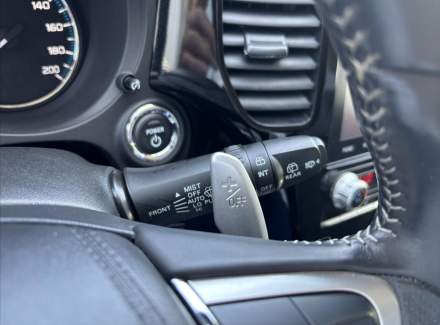 Mitsubishi - Outlander