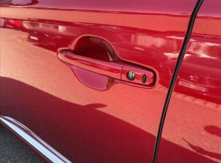 Mitsubishi - Outlander