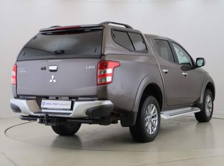 Mitsubishi - L 200