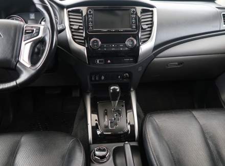Mitsubishi - L 200
