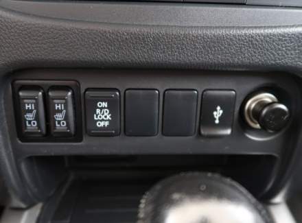 Mitsubishi - L 200