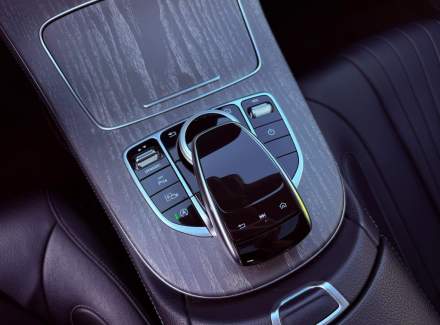 Mercedes-Benz - CLS