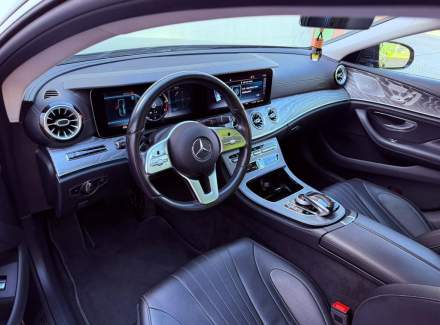 Mercedes-Benz - CLS