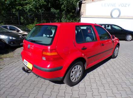 Volkswagen - Golf