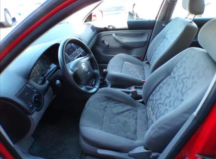 Volkswagen - Golf
