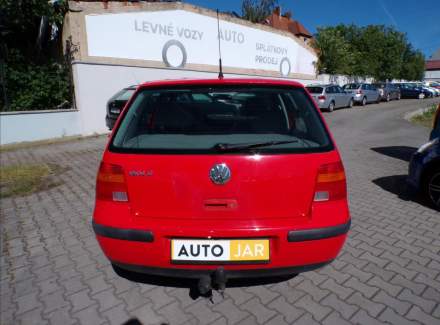 Volkswagen - Golf