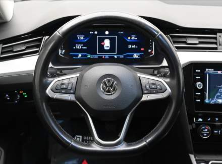 Volkswagen - Passat