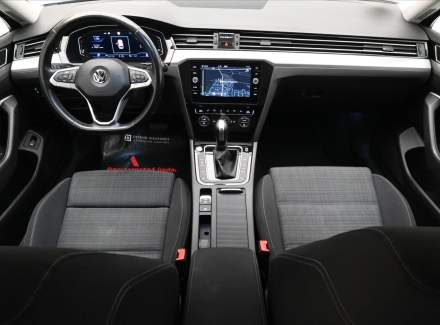 Volkswagen - Passat