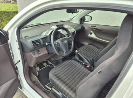 Toyota - iQ