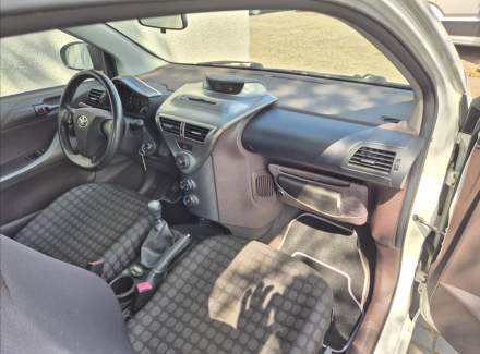 Toyota - iQ