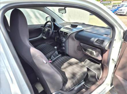 Toyota - iQ