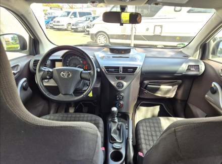 Toyota - iQ