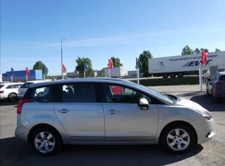 Peugeot - 5008