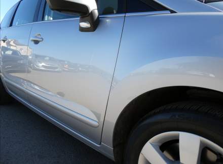 Peugeot - 5008