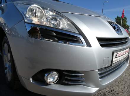 Peugeot - 5008