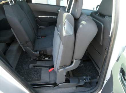 Peugeot - 5008