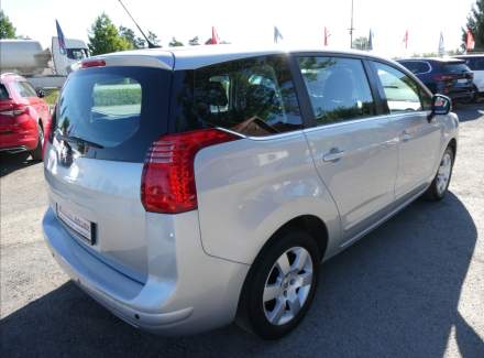 Peugeot - 5008