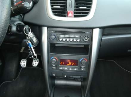 Peugeot - 207