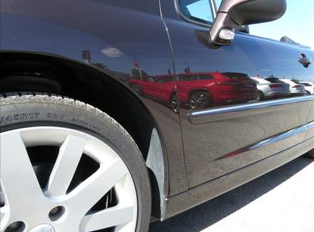 Peugeot - 207