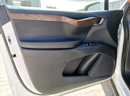 Tesla - Model X