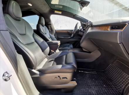 Tesla - Model X