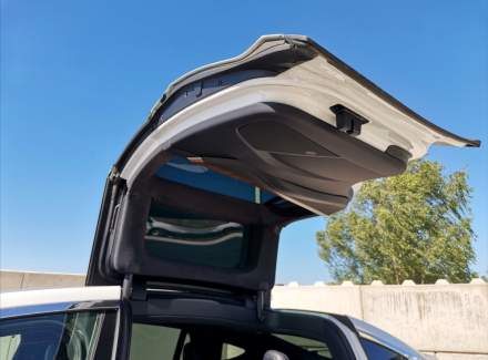 Tesla - Model X