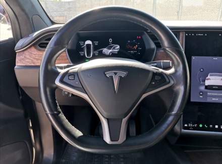 Tesla - Model X