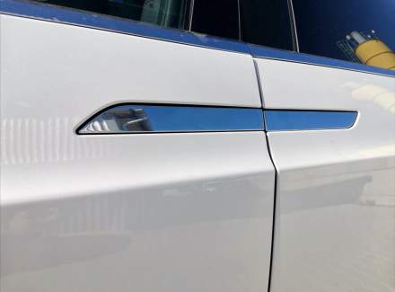 Tesla - Model X