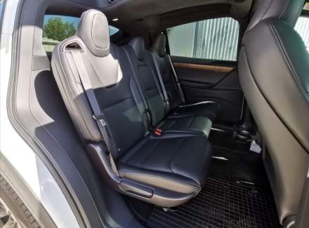 Tesla - Model X