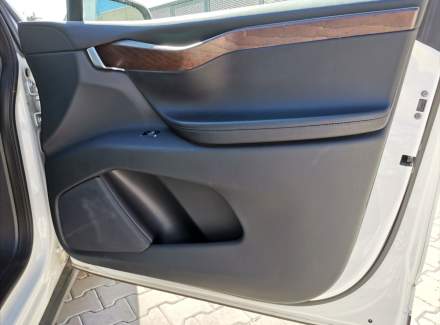 Tesla - Model X