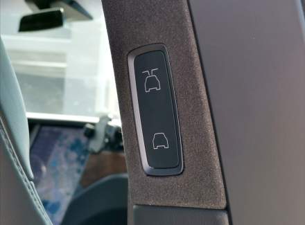 Tesla - Model X