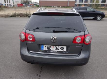 Volkswagen - Passat