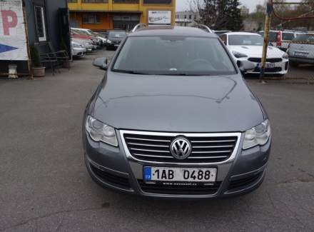 Volkswagen - Passat