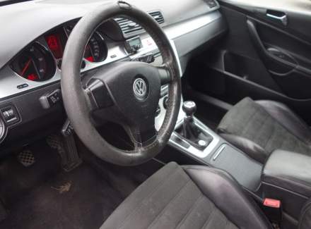 Volkswagen - Passat