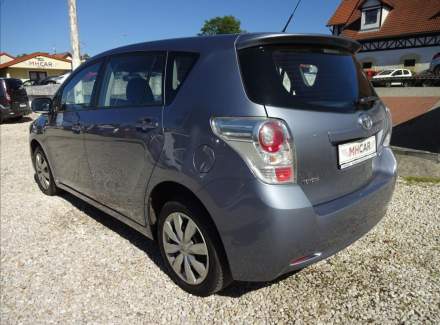 Toyota - Verso