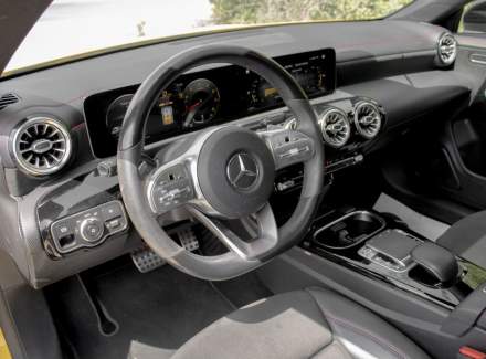 Mercedes-Benz - CLA