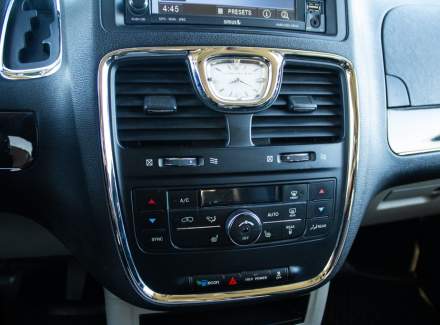 Chrysler - Town & Country