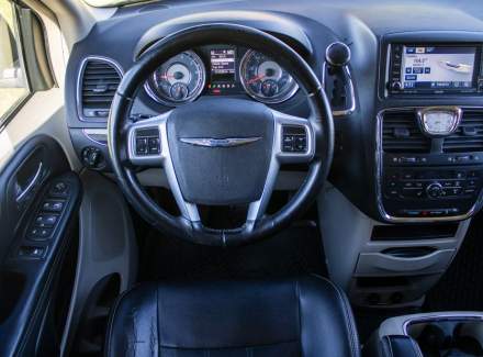 Chrysler - Town & Country