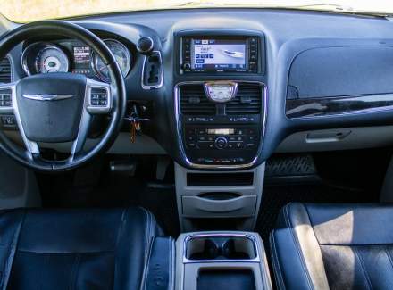 Chrysler - Town & Country