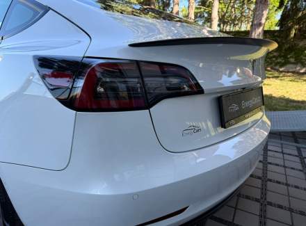 Tesla - Model 3