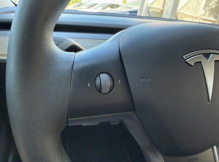 Tesla - Model 3