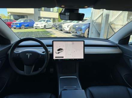 Tesla - Model 3