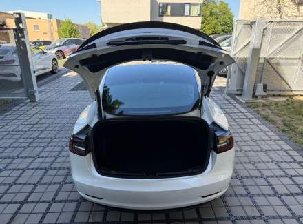 Tesla - Model 3