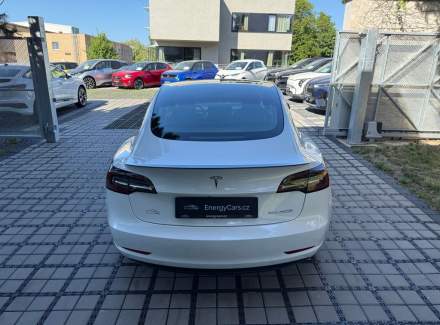 Tesla - Model 3