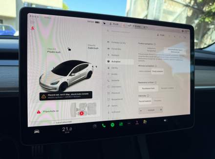 Tesla - Model 3