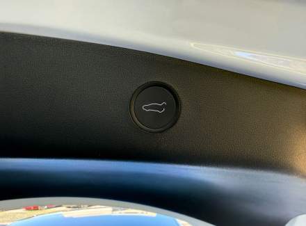 Tesla - Model 3